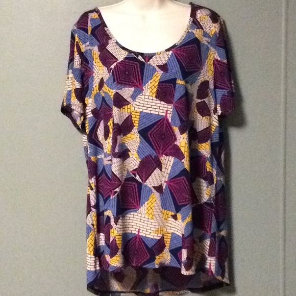 NWT LuLaRoe Classic Tee - Picture 1 of 3